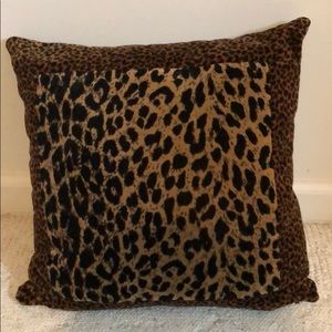 Decorative pillow